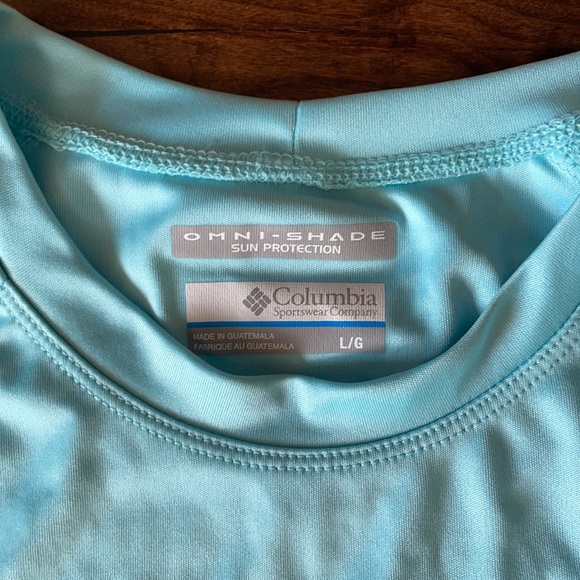 Columbia Women’s Sunshirt - Picture 3 of 3